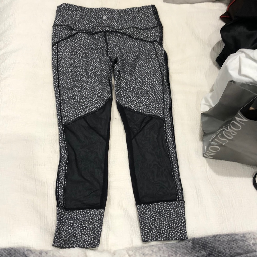 Lululemon leggings with mesh on the back of calf - Picture 2 of 5